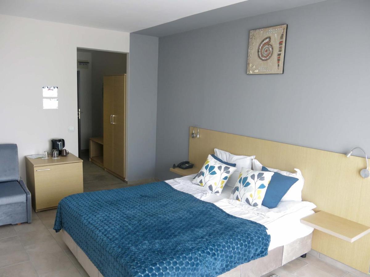 Family Hotel Albizia Beach Varna ภายนอก รูปภาพ