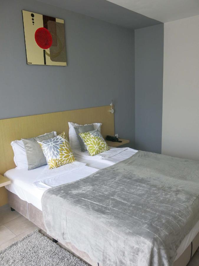Family Hotel Albizia Beach Varna ภายนอก รูปภาพ