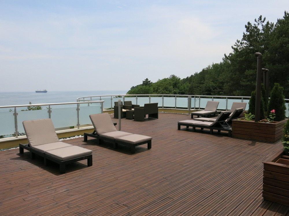 Family Hotel Albizia Beach Varna ภายนอก รูปภาพ
