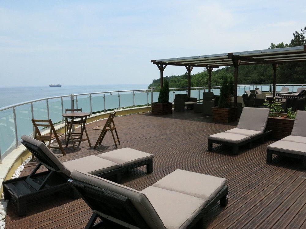 Family Hotel Albizia Beach Varna ภายนอก รูปภาพ
