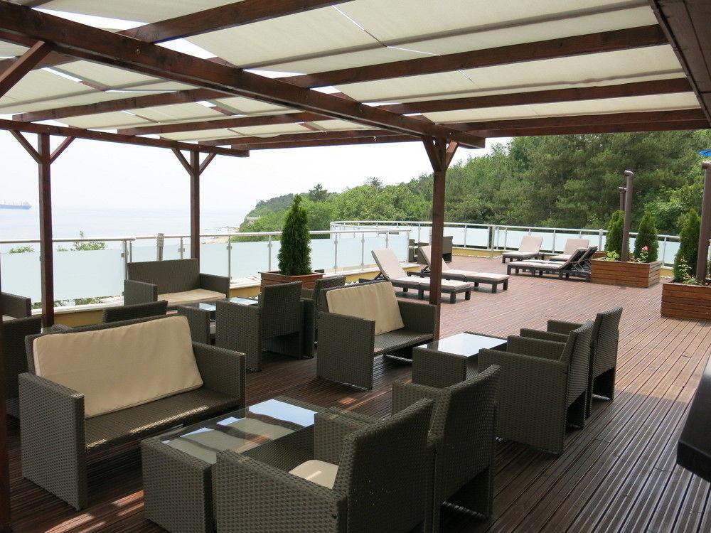 Family Hotel Albizia Beach Varna ภายนอก รูปภาพ