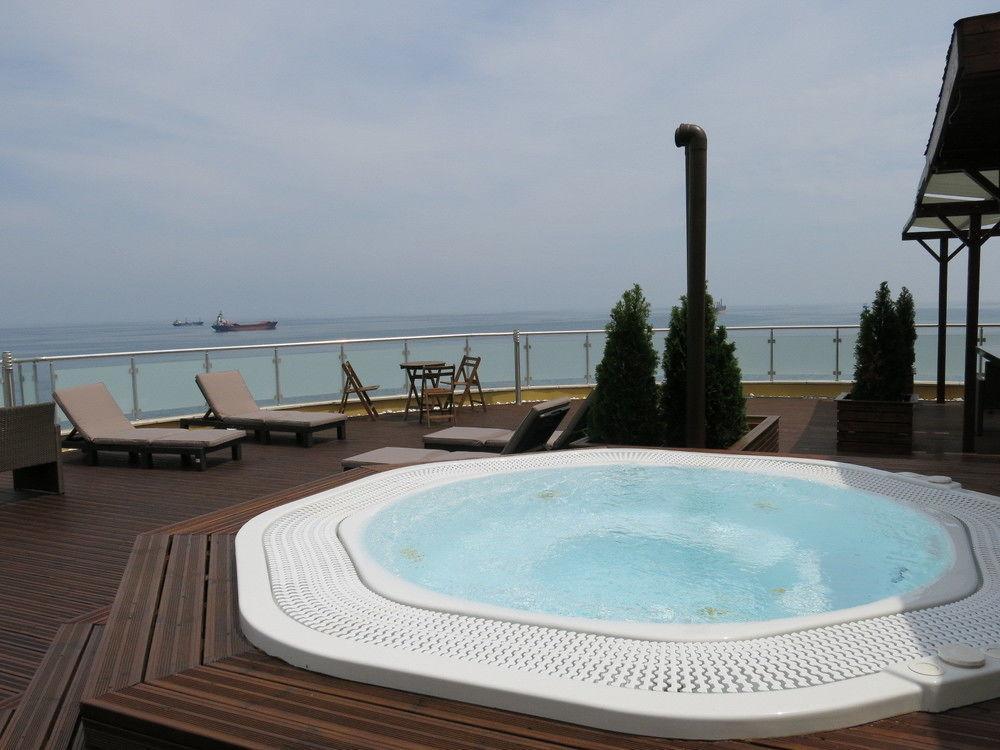 Family Hotel Albizia Beach Varna ภายนอก รูปภาพ