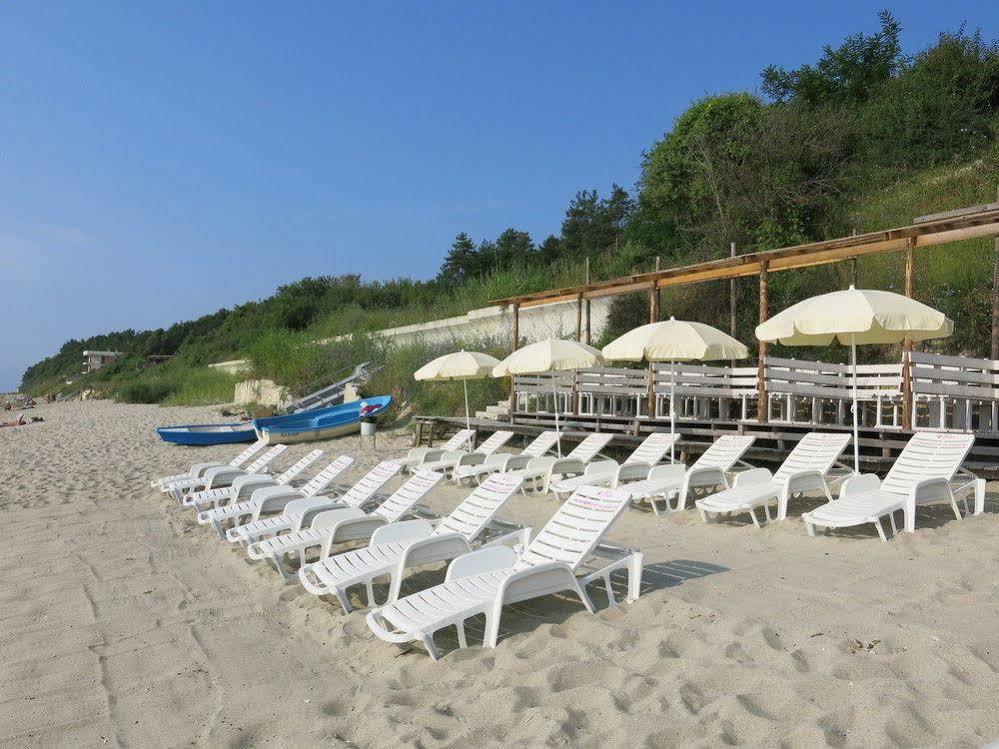 Family Hotel Albizia Beach Varna ภายนอก รูปภาพ