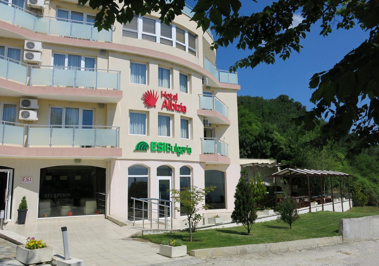 Family Hotel Albizia Beach Varna ภายนอก รูปภาพ